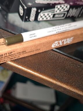 Gxve 24-Hr Gel Pencil Eyeliner in Greener Pastures (Olive Green)
